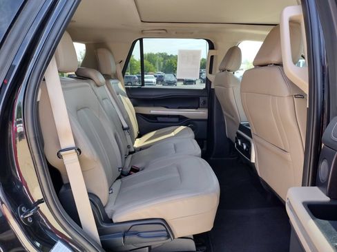 Used 2024 Ford Expedition Limited AWD/4WD image 12