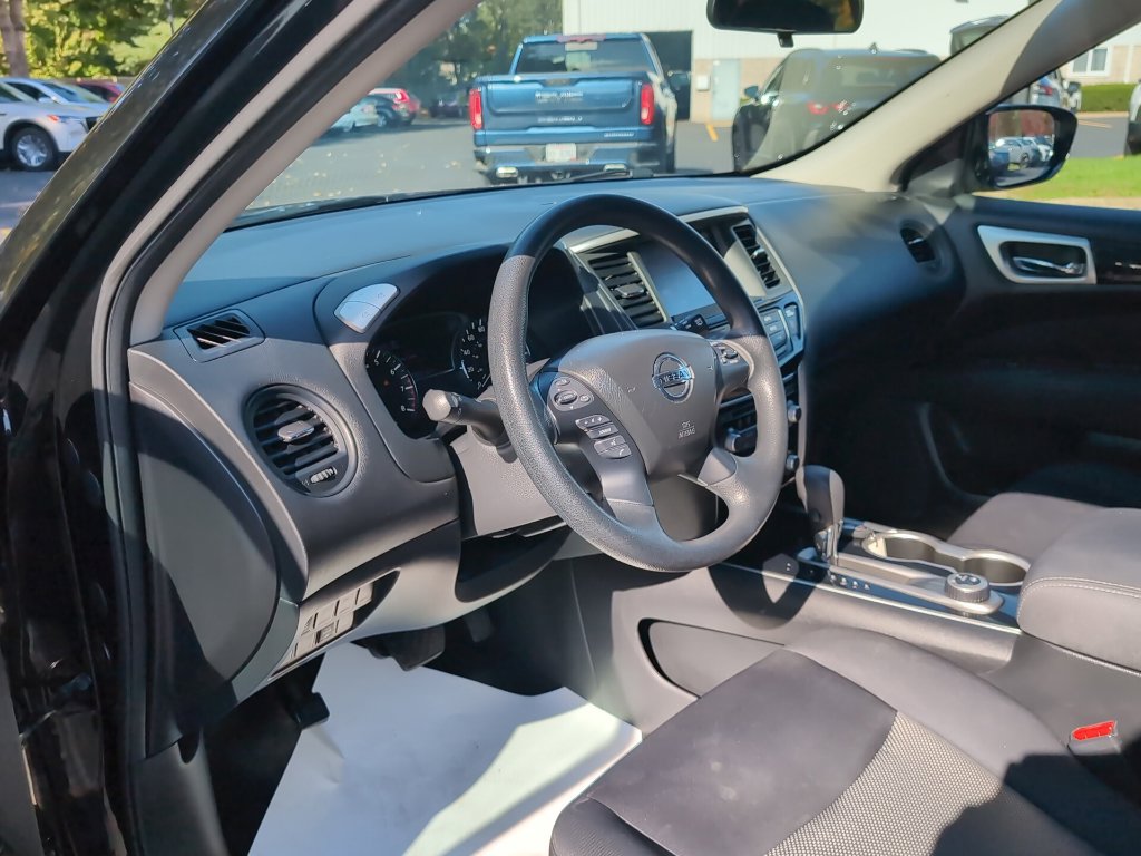 Used 2017 Nissan Pathfinder S AWD/4WD image 16