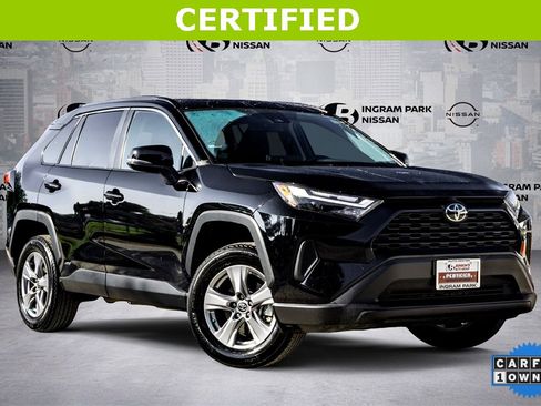 Used 2025 Toyota RAV4 XLE image 1