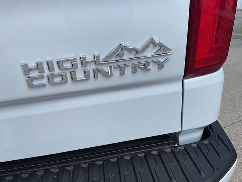 New 2026 Chevrolet Silverado 1500 High Country w/ High Country Premium Package AWD/4WD image 11