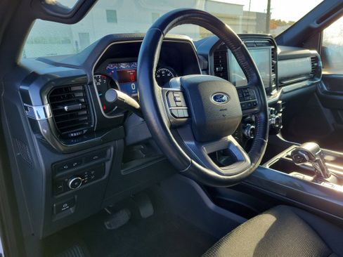 Certified 2021 Ford F150 XLT w/ Equipment Group 302A High image 21