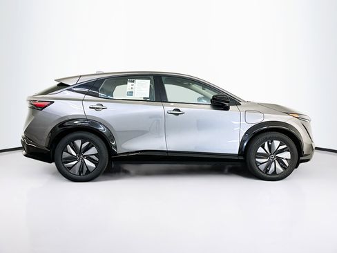 Used 2024 Nissan Ariya AWD image 10