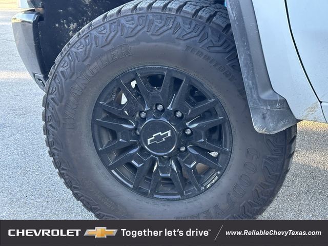 Used 2026 Chevrolet Silverado 2500 ZR2 AWD/4WD image 10