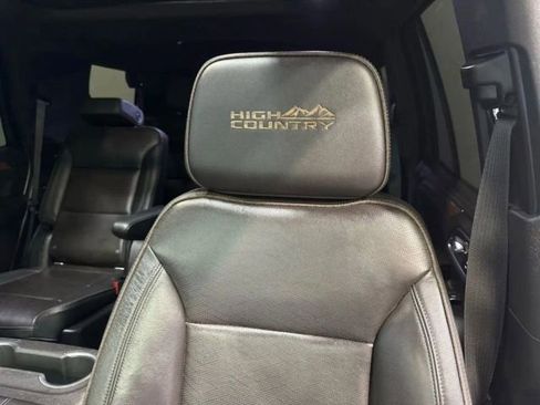 Used 2021 Chevrolet Tahoe High Country w/ Premium Package image 20