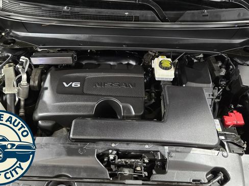 Used 2019 Nissan Pathfinder SL AWD/4WD image 46