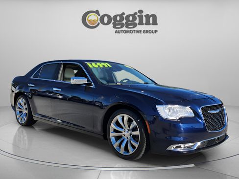 Used 2017 Chrysler 300 C w/ Safetytec Plus Group image 7