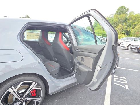 New 2026 Volkswagen GTI SE FWD image 32