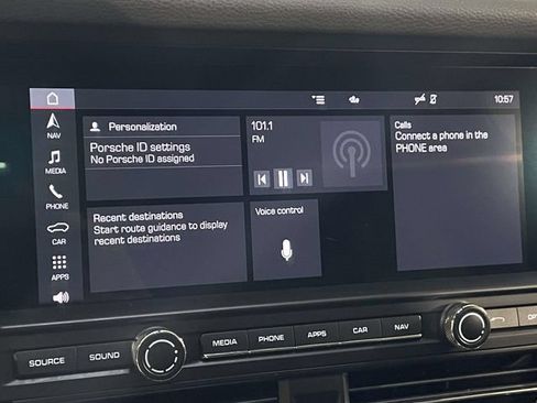 Used 2020 Porsche Macan AWD/4WD image 26