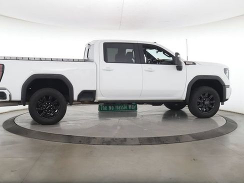 Used 2024 GMC Sierra 2500 AT4 w/ AT4 Premium Plus Package AWD/4WD image 6