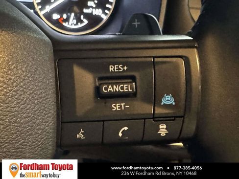 Used 2025 Nissan Rogue SV AWD/4WD image 21