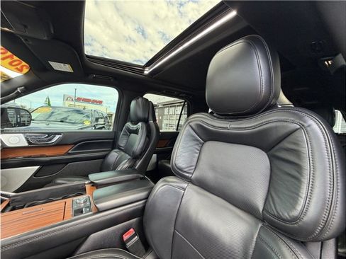 Used 2019 Lincoln Navigator Reserve w/ Cargo Package AWD/4WD image 18