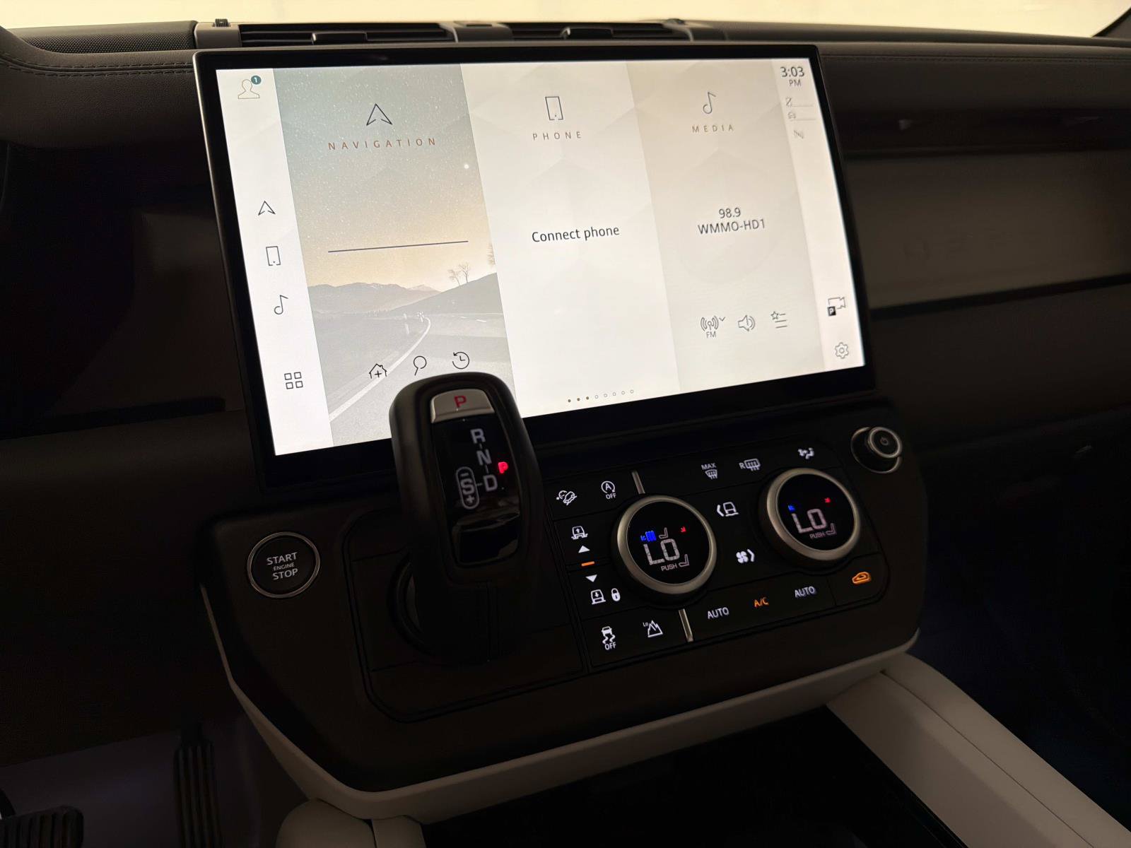 New 2026 Land Rover Defender 110 X-Dynamic SE AWD/4WD image 21