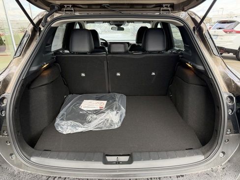 New 2026 Nissan Kicks SR w/ Cold Weather Package image 10