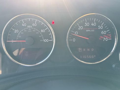 Used 2015 Jeep Wrangler Unlimited Rubicon image 13