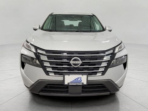 Used 2025 Nissan Rogue SV image 14