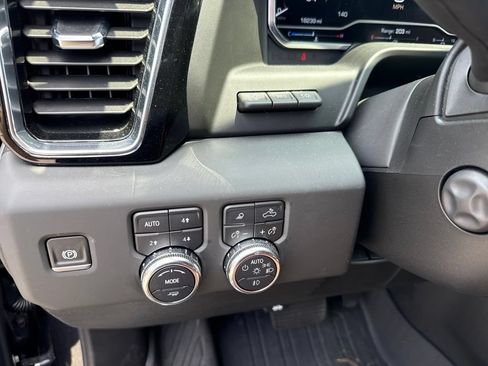 Used 2025 GMC Sierra 1500 Denali Ultimate AWD/4WD image 30