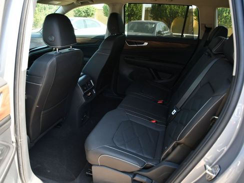 Used 2026 Volkswagen Atlas SE FWD image 31