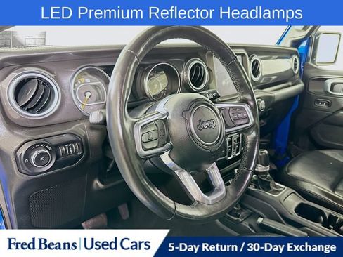 Used 2022 Jeep Wrangler Unlimited Sahara AWD/4WD image 13
