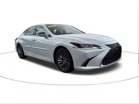 Used 2019 Lexus ES 350 Ultra Luxury FWD image 1