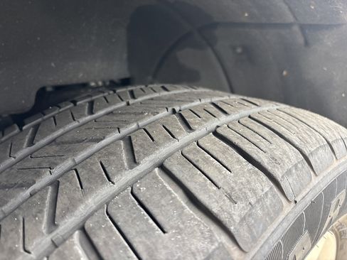 Used 2015 Chevrolet Suburban LTZ image 12