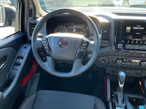 Used 2023 Nissan Frontier PRO-4X w/ Technology Package image 5