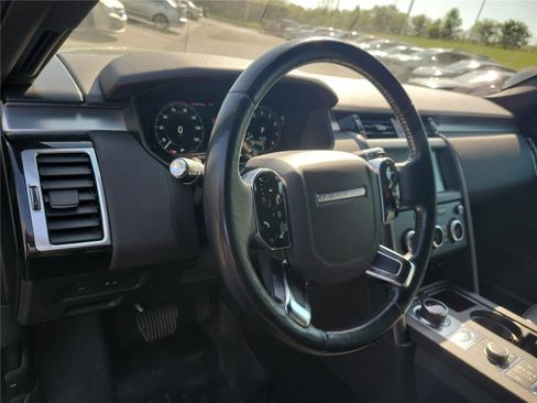 Used 2020 Land Rover Discovery Landmark AWD/4WD image 21