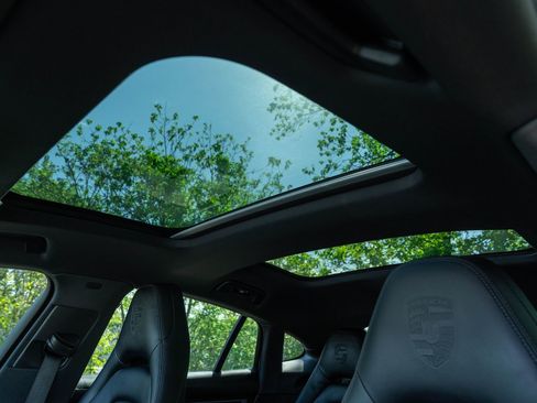 Certified 2023 Porsche Panamera 4 AWD/4WD image 32