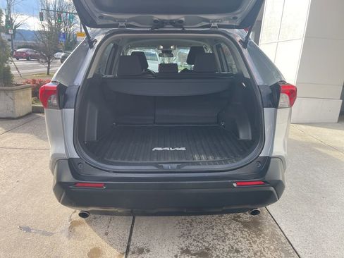 Used 2025 Toyota RAV4 LE image 9