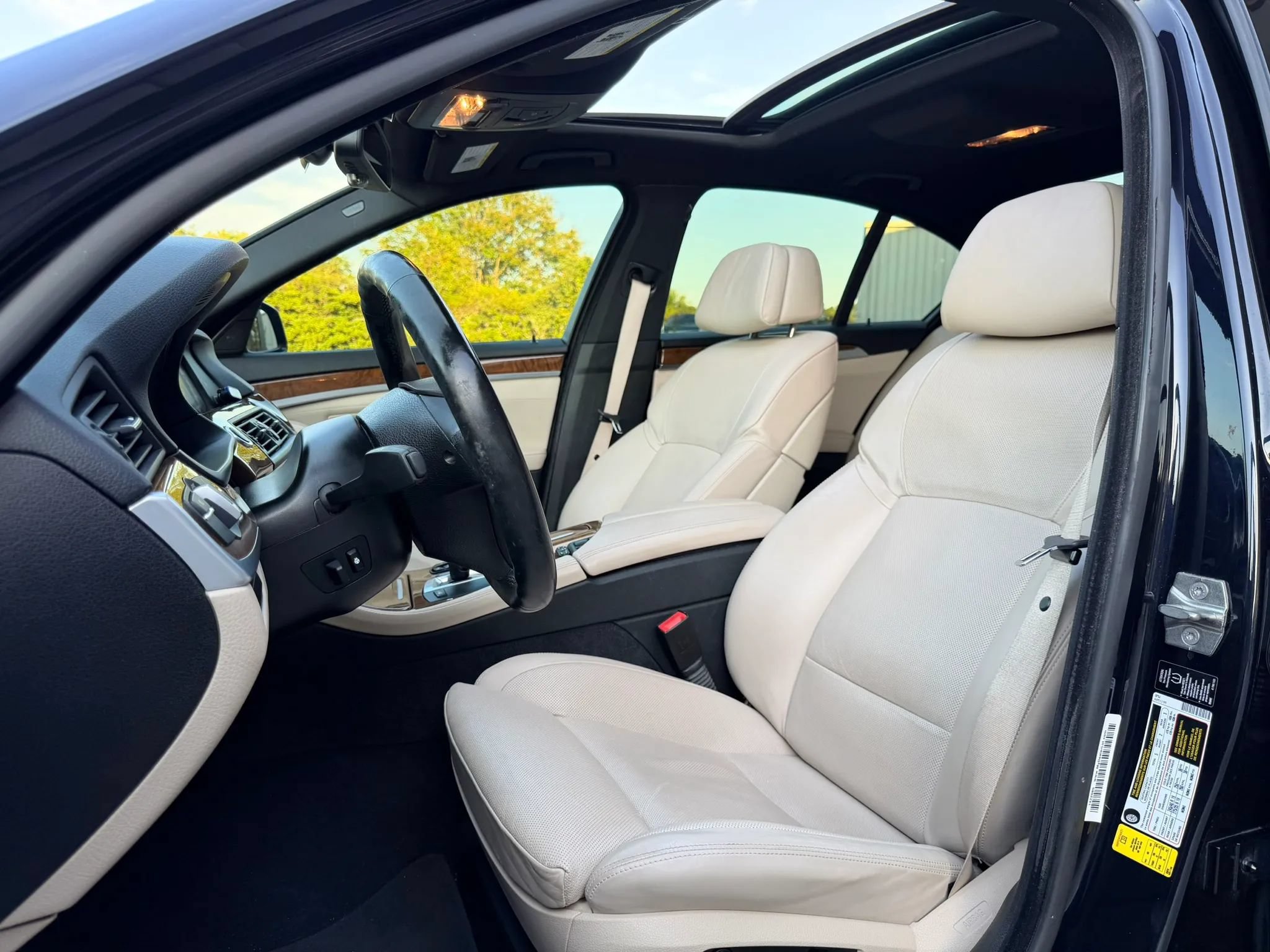 Used 2013 BMW 550i Sedan RWD image 25