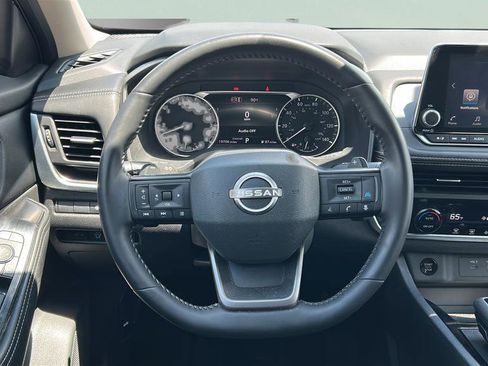 Used 2026 Nissan Rogue SV FWD image 17