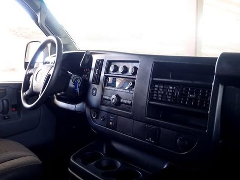 Used 2017 GMC Savana 2500 RWD image 48