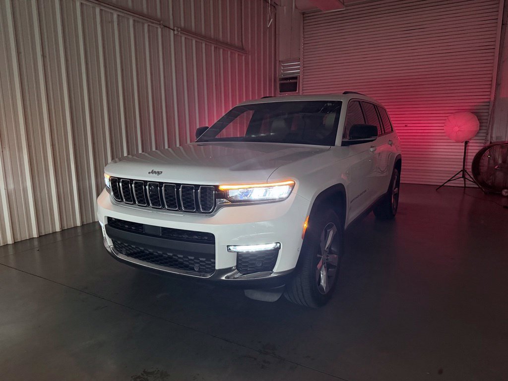 Used 2025 Jeep Grand Cherokee L Limited w/ Luxury Tech Group II RWD image 9
