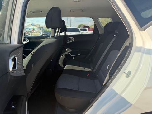 Used 2022 Kia Soul LX w/ Technology Package FWD image 15