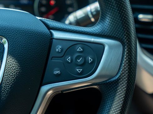 Used 2021 GMC Acadia SLE w/ Infotainment Package AWD/4WD image 15