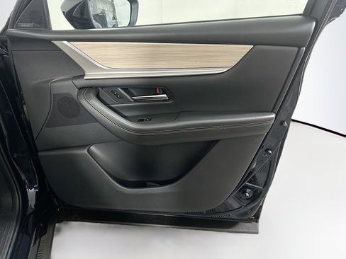 Used 2024 MAZDA CX-90 Plug-In Hybrid w/ Premium Pkg image 35