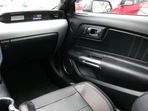 Used 2016 Ford Mustang GT Premium image 17