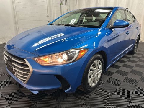 Used 2017 Hyundai Elantra SE image 4