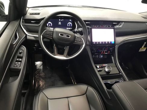 New 2025 Jeep Grand Cherokee L Limited image 33
