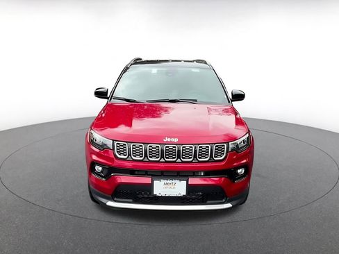 Used 2025 Jeep Compass Limited image 4