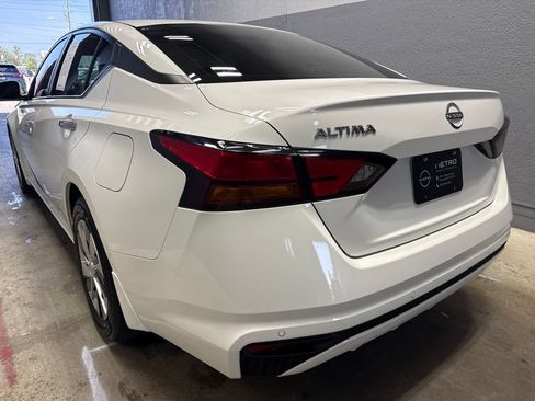 Used 2023 Nissan Altima 2.5 S FWD image 9