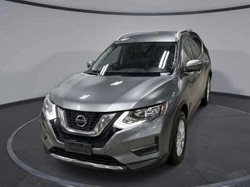 Used 2020 Nissan Rogue SV image 1