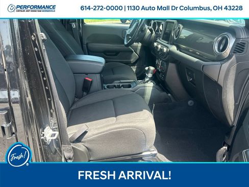 Used 2021 Jeep Wrangler Unlimited Sahara w/ Uconnect 4C Nav & Sound Group AWD/4WD image 16
