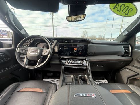 Used 2024 GMC Sierra 2500 AT4 w/ AT4 Premium Plus Package image 10