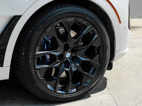 Used 2025 BMW X7 M60i AWD/4WD image 55