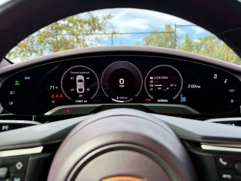 Used 2025 Porsche Taycan image 16