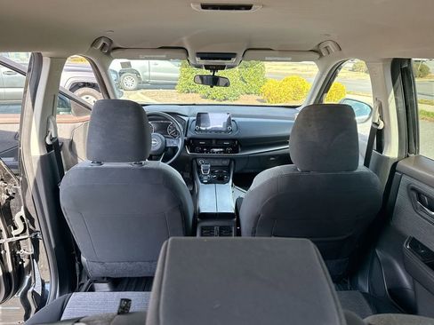 Used 2023 Nissan Rogue SV image 19