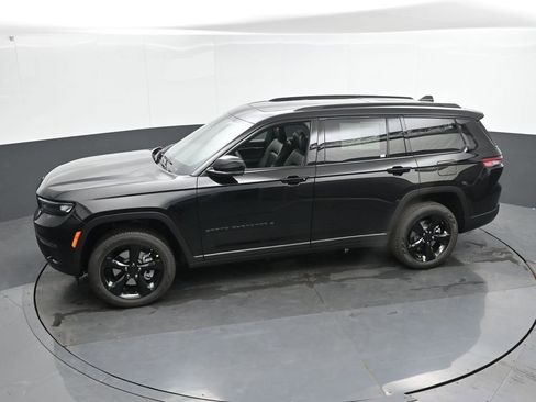 New 2025 Jeep Grand Cherokee L Limited w/ Black Appearance Package image 37
