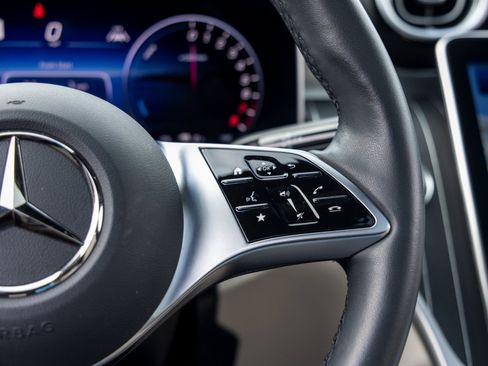 Used 2025 Mercedes-Benz GLC 350e 4MATIC image 33