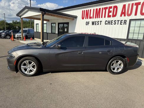 Used 2019 Dodge Charger SXT w/ Leather Interior Group RWD image 12