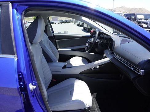 Used 2024 Hyundai Elantra Limited FWD image 22